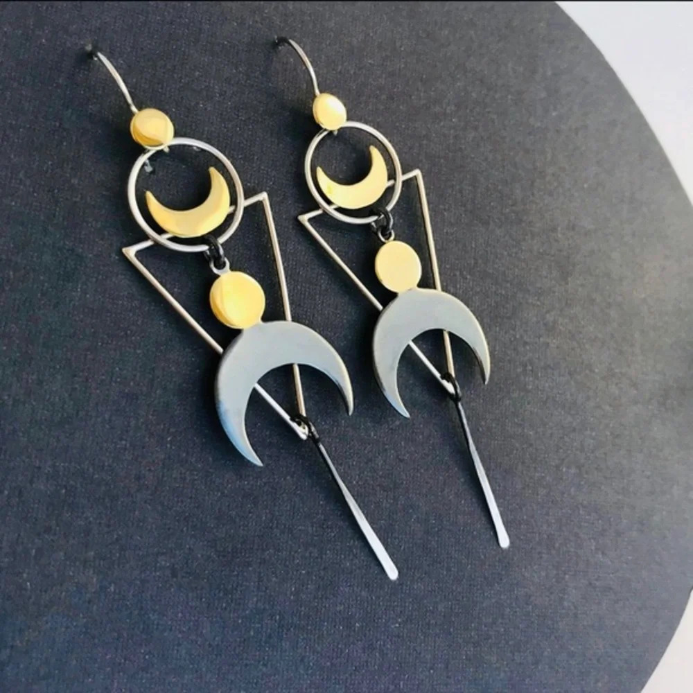 2/$30🌵 Bright Gold Tone Moon Geometric Triangle Earrings Dangle Jewelry Witchy